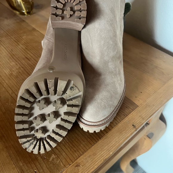 Vince Camuto suede booties - Picture 2 of 3